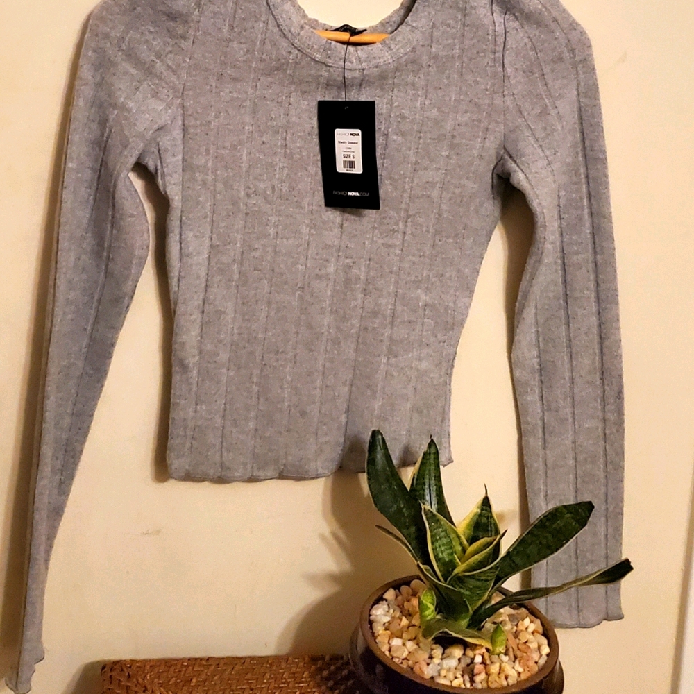 Crop top sweater